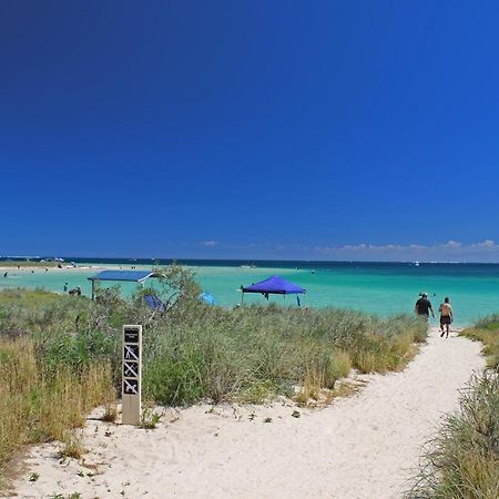 Ningaloo Coral Bay Backpackers Vandrarhem Exteriör bild