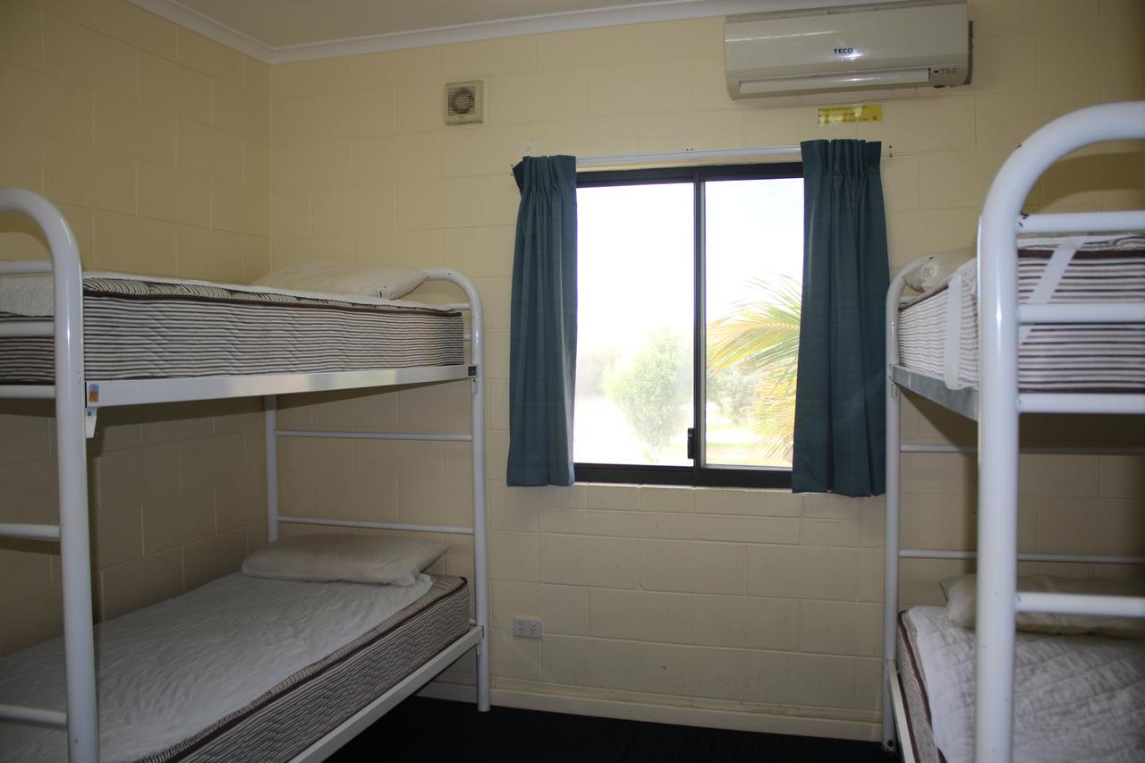 Ningaloo Coral Bay Backpackers Vandrarhem Exteriör bild