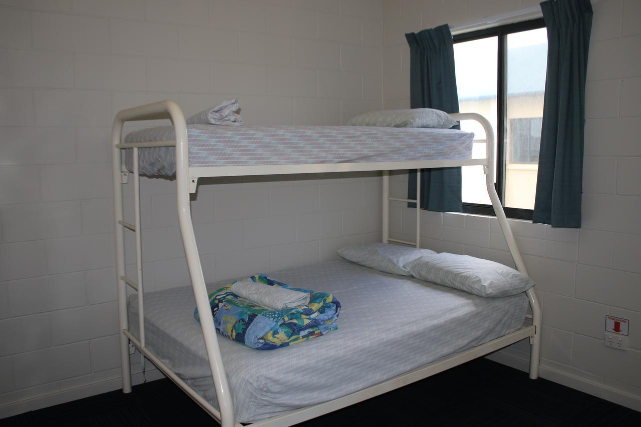 Ningaloo Coral Bay Backpackers Vandrarhem Exteriör bild