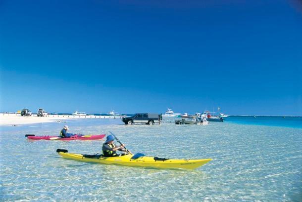 Ningaloo Coral Bay Backpackers Vandrarhem Exteriör bild