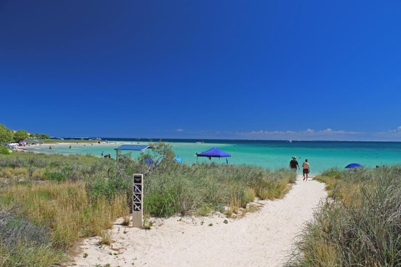 Ningaloo Coral Bay Backpackers Vandrarhem Exteriör bild